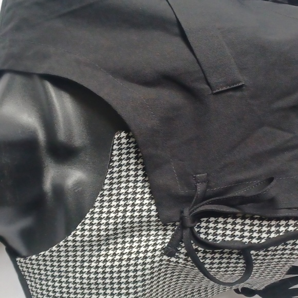 F. Modern Unique Fashion Crop Top/vest, 15" PTP, 10" L - Picture 2 of 7